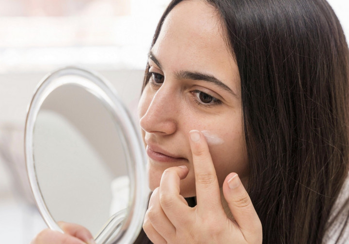 Skincare Lokal Affordable Buat Usia 40-an, Bantu Kulit Tetap Kencang dan Glowing