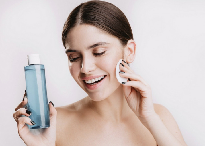 Bruntusan Nempel Terus? Toner Ini Lagi Diburu Kaum Acne Fighter