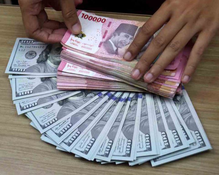 Rupiah Melemah Lagi Dolar AS Tembus Rp17.680/USD