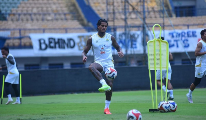 Ramon Tanque Tegaskan Persib Bidik Kemenangan di Laga Penentuan Juara: Tak Ada Alasan Kehilangan Fokus