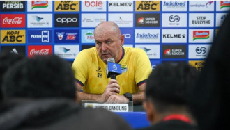 Bojan Hodak Minta Skuad Persib Bandung Lupakan Pesta Juara