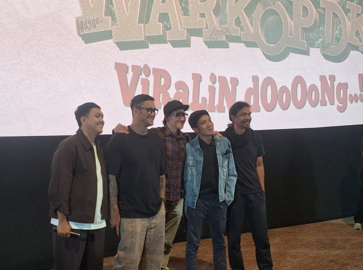 Desta 'Paksa' Dimas Djay Sutradarai Video Klip OST Warkop DKI: