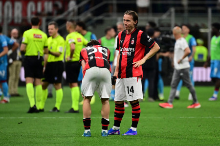Tragedi di San Siro! AC Milan Gagal Lolos Liga Champions Usai Dikandaskan Cagliari