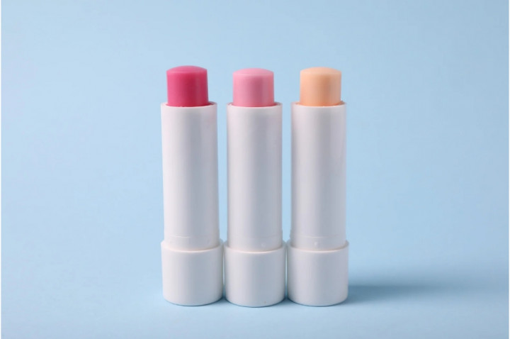 Spill Rahasia Bibir Plumpy dan Sehat Pakai 4 Wardah Lip Balm