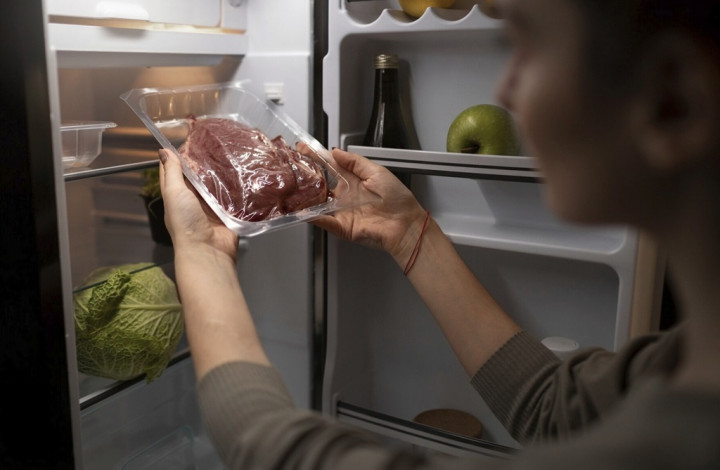 Jangan Langsung Masukkan ke Freezer, Biarkan Daging Kurban <i>Chill</i> Dulu!