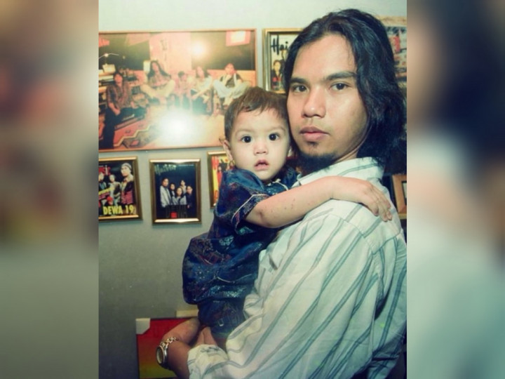 Al Ghazali Tulis Pesan Haru untuk Ahmad Dhani, Respons Sang Ayah Malah Bikin Ngakak