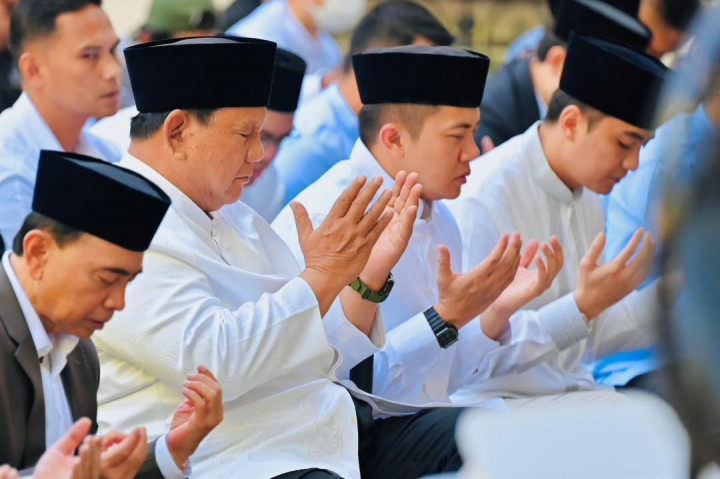 ​Momen Prabowo Salat Iduladha Bersama Diaspora Indonesia di Paris