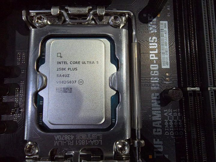 Intel Core Ultra 5 250K Plus, Adem dan Performa Monster