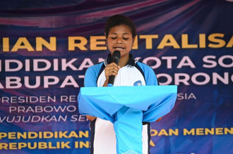 Ungkapan Bahagia Anak Papua ke Mendikdasmen: Fasilitas Modern