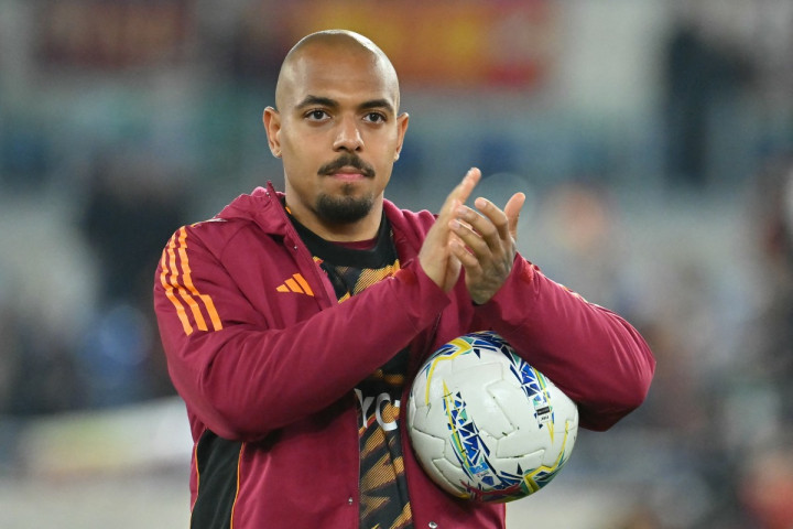 Roma Permanenkan Status Malen dari Aston Villa