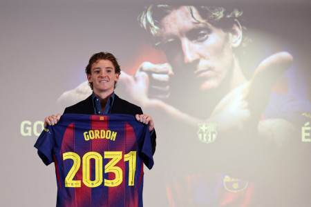 Barcelona Resmi Boyong Gordon dari Newcastle