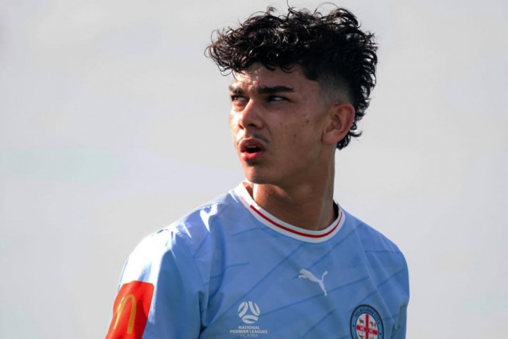 Gabung Timnas Senior di Usia 17 Tahun, Mathew Baker Dimentori Kevin Diks