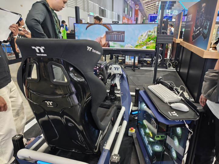 Super Serius! Ini Jajaran Sim Racing Semua Segmen Punya Thermaltake