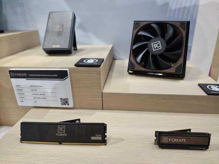 Motherboard Sudah, Sekarang RAM dan Kipas Juga Pakai Sentuhan Kayu