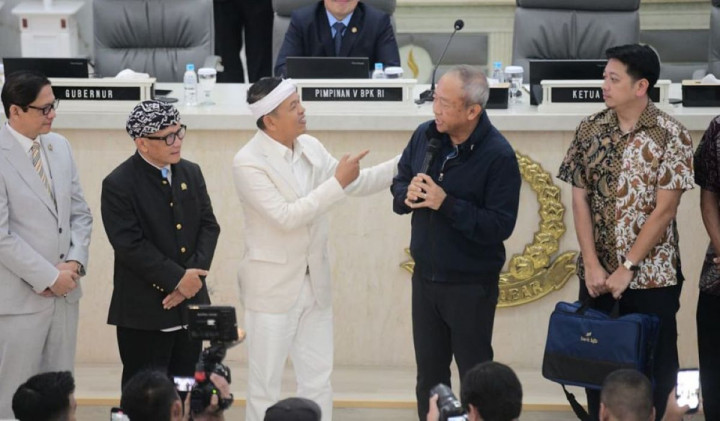 KDM Guyur Persib Rp1 Miliar! Bonus Juara Ternyata dari Hasil Jual Sapi