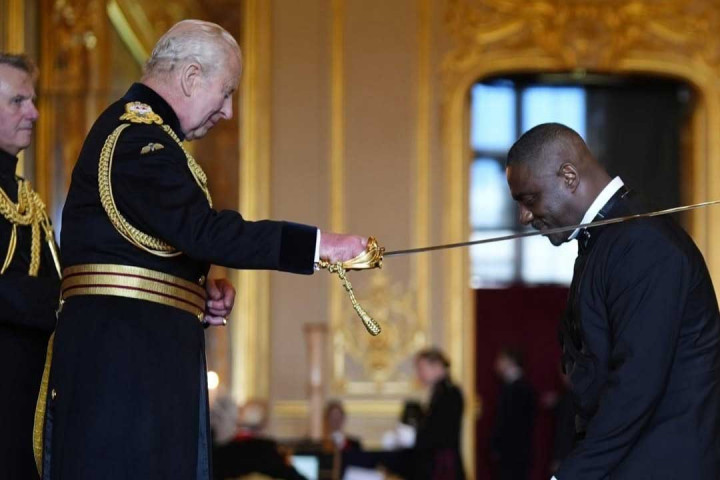 Idris Elba Dianugerahi Gelar “Sir” oleh Kerajaan Inggris