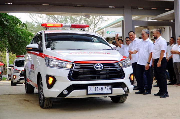 Mengubah Toyota Kijang Innova Reborn Menjadi Ambulans