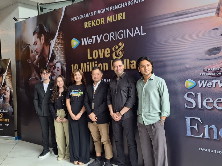 Elina Joerg Terima Banyak DM Usai Beradegan Intim di Love & 10 Million Dollars