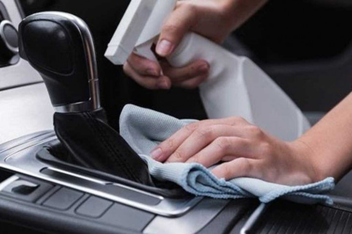 Cara Bersihkan Interior Mobil, Jangan Asal Kalau Tak Mau Bau!