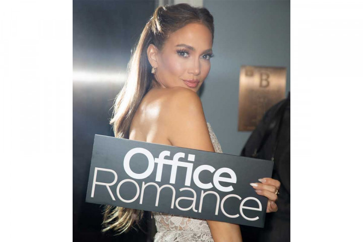 Tampil Mengenakan Bikini di Film Baru, Jennifer Lopez Bongkar Rahasia Tubuh Idealnya di Usia 56 Tahun