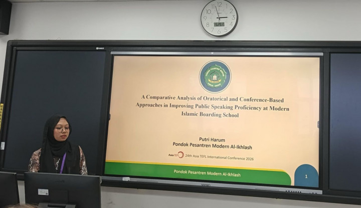 Tembus Konferensi ASIA-TEFL, Inovasi Guru Pesantren Al-Ikhlash Bikin Santri Berani <i>Speak Up</i>
