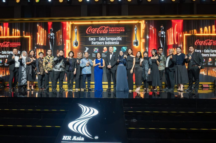 Mathilda Lumban Tobing Terima Penghargaan HR Asia Best Companies CCEP Indonesia