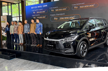 BYD M6 DM Resmi Diluncurkan, Banderolnya Mulai Rp298 Juta