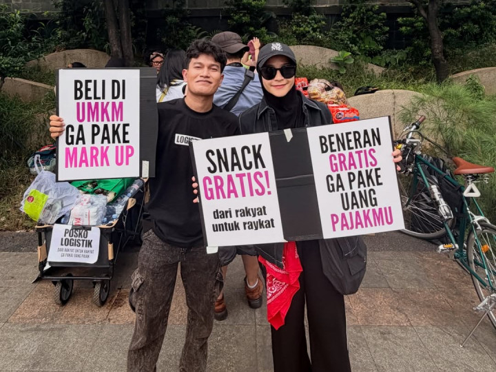 Zaskia Adya Mecca Buka Posko Logistik di Demo Bundaran HI