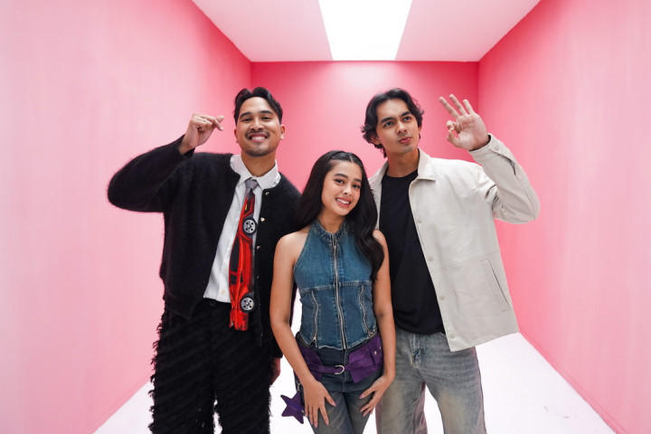 Adrian Khalif Gaet Aqeela Calista dan Fattah Syach di Video Musik 