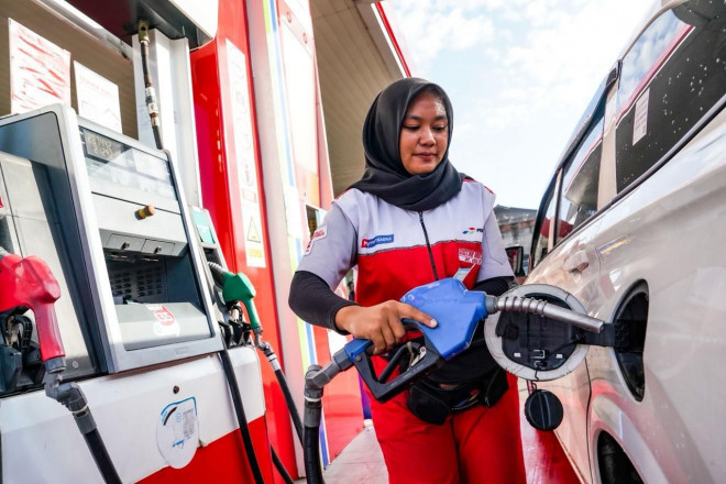Ilustrasi pengisian BBM Pertamax. Foto: Pertamina