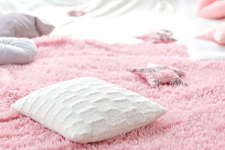 Bantal Kamu Musuh dalam Selimut? Ini Cara Atasi Leher Kaku!