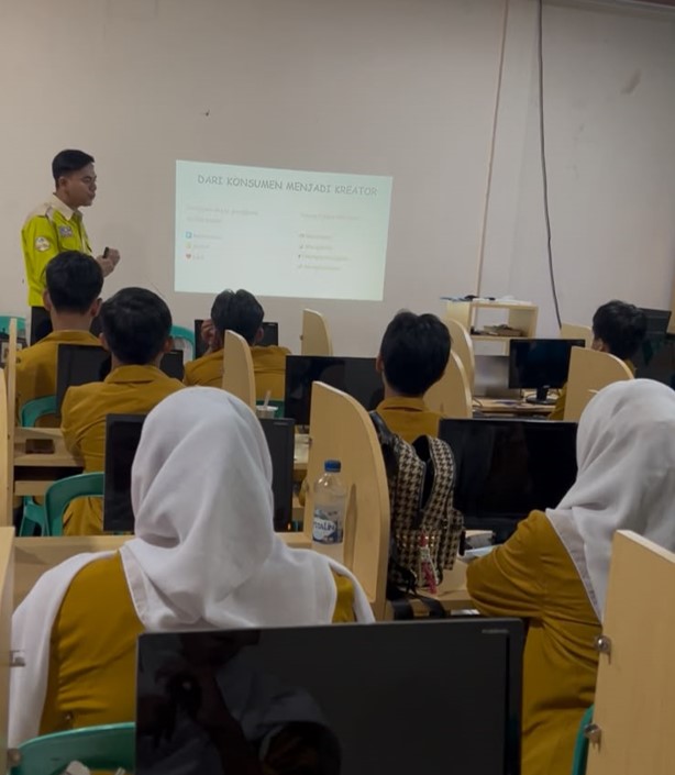 Siapkan Siswa Hadapi Era Digital, FKD Unpam Bekali Siswa SMK Yapia Skill Digital Marketing