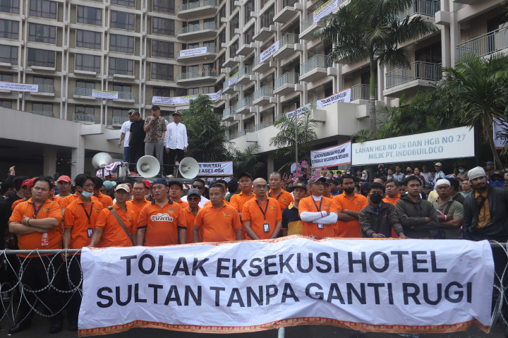 Bentrokan Warnai Pengosongan Lahan Eks Hotel Sultan