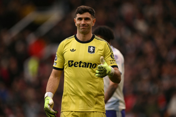 Kiper Legendaris Italia Dukung Juve Datangkan Emi Martinez