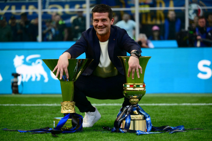 Inter Hadiahi Chivu Kontrak Baru hingga 2028 usai Raih Gelar Ganda