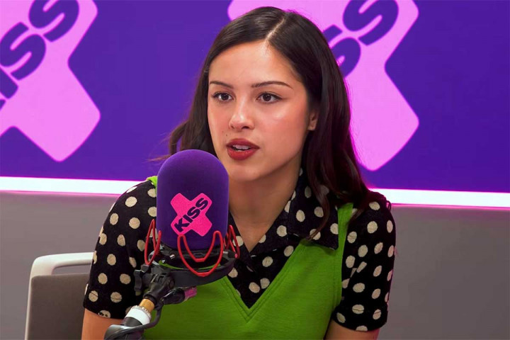 Demi Dekat Olivia Rodrigo, Fans Pakai Popok di Konser