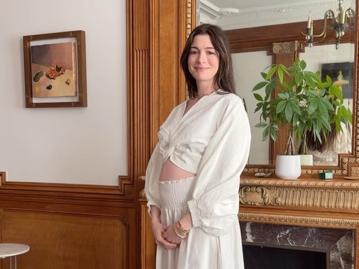 Selamat! Anne Hathaway Hamil Anak Ketiga