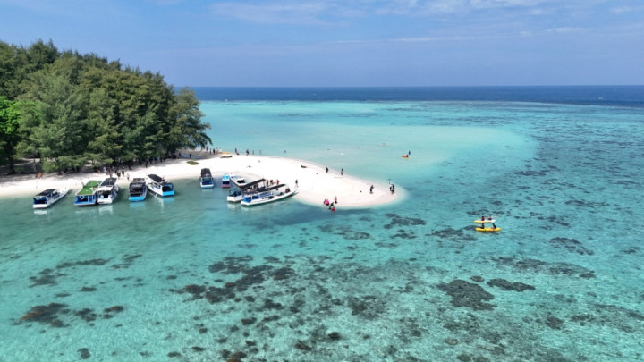 Lestari Moerdijat: Kebersihan Pantai Karimunjawa Harus Konsisten Diwujudkan