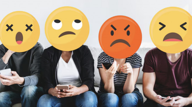 Perbedaan usia emosional dapat dilihat dengan jelas pada perilaku anak-anak dan orang dewasa. Ilustrasi Freepik