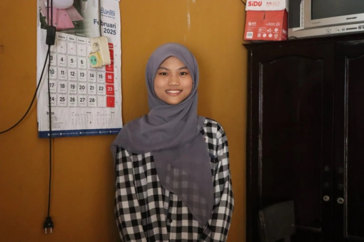 Kisah Nurma, Anak Penjual Kacang Belajar dari Jam 3 Pagi hingga Lolos UGM dan Kuliah Gratis