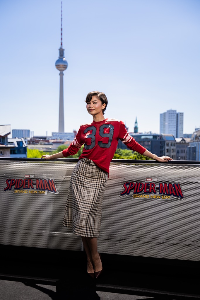 Zendaya Curi Perhatian di Promo Spider-Man: Brand New Day dengan Gaya Effortless