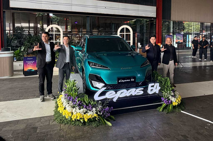 Lepas Kenalkan Mobil Listrik Pertamanya untuk Pasar Indonesia, E4