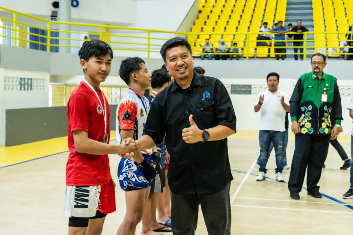 PT Jhonlin Baratama Dukung Pembinaan Atlet MMA di Kalsel