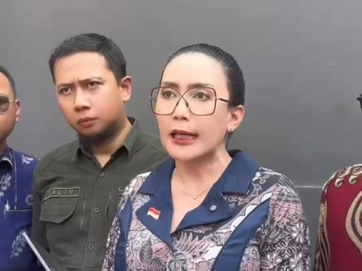 Hadiri Sidang Kasasi Nikita Mirzani, Rieke Diah Pitaloka Curigai Indikasi Ini