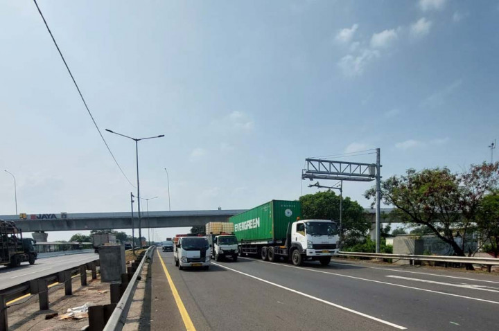 Jasa Marga Pasang Gantry RFID di Tol JORR, Pantau Truk ODOL