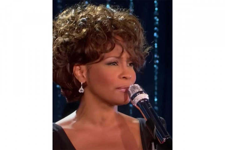 Oprah Bilang Whitney Houston Jatuh karena Narkoba, Keluarga Langsung Membantah Keras