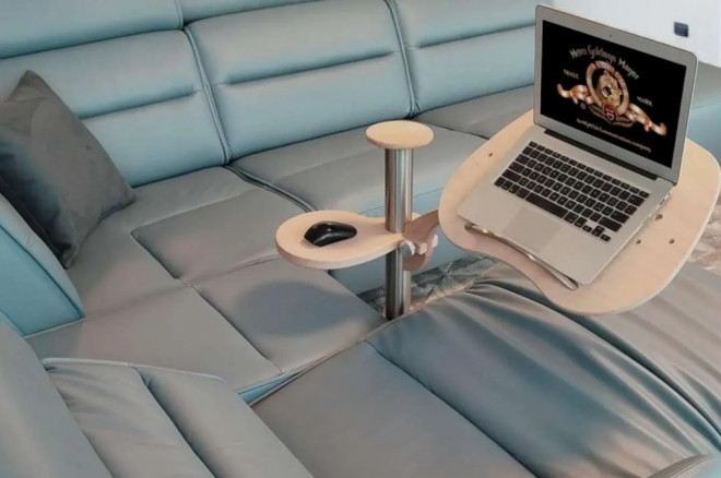 Begini cara nonton TV di laptop gratis bisa melalui browser atau perangkat seperti USB TV Tuner dan STB.