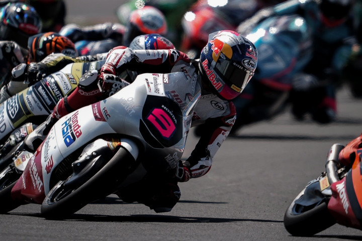 Hasil Veda Ega Pratama di Moto3 Belanda 2026: Sempat P2, Lalu Crash di Lap 8