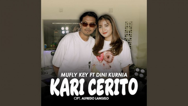 Lirik dan Terjemahan Lagu Kari Cerito - Dini Kurnia feat. Mufly Key, Ditinggal Kekasih saat Lagi Susah