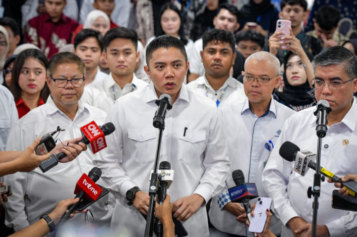 Cara Cepat Lulusan S1 Dapat Kerja, Seskab Teddy: Ikut Program Magang Nasional 2026